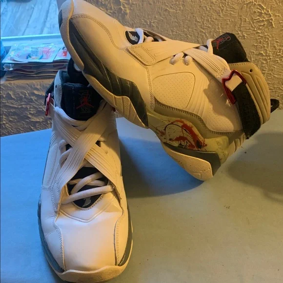 Men’s Jordan Bugs Bunny grey, white and splash colorAthletic Sneakers - Picture 3 of 6